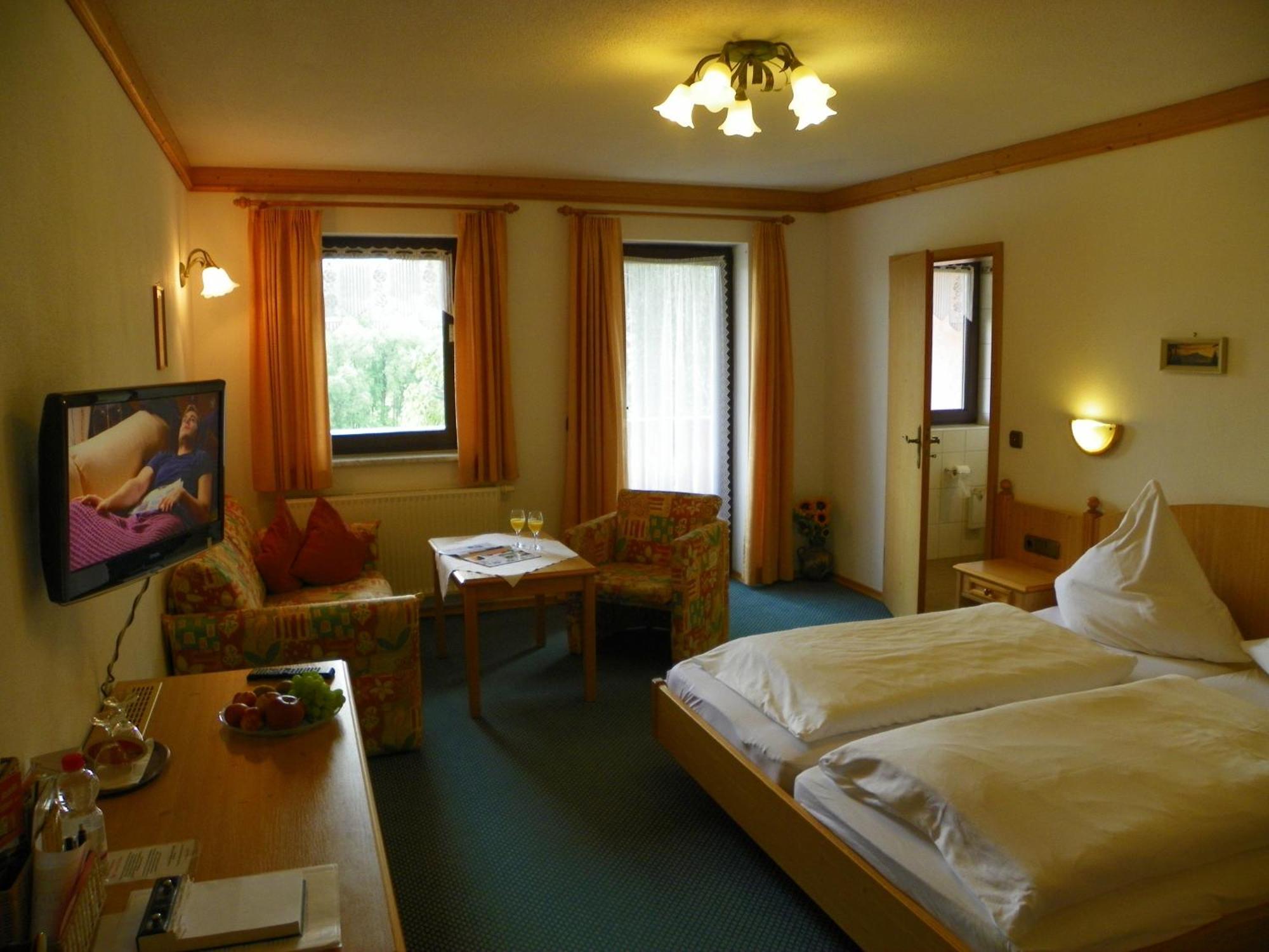 Landhotel Steigerwaldhaus Burghaslach Ngoại thất bức ảnh
