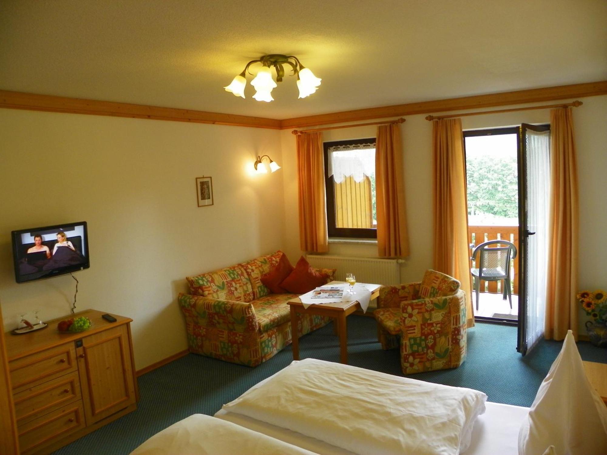 Landhotel Steigerwaldhaus Burghaslach Ngoại thất bức ảnh